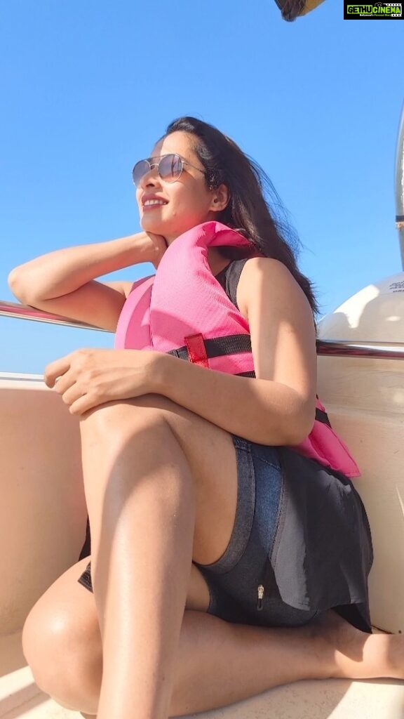 Priya Marathe Instagram - Cheers to last trip of 2022 🎉🥂 . . #priyamarathe #newyear #goa #beach #marathiactress #actress Goa