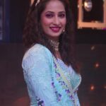 Priya Marathe Instagram - टीम 'तुझेच मी गीत गात आहे' येत हे धिंगाणा घालायला.. 'आता होऊ दे धिंगाणा' शनि. आणि रवि. रात्री ९:०० वाजता फक्त Star प्रवाह वर.. . . #AataHouDeDhingana #StarPravah #आपलासिध्दू #priyamarathe #actors Mumbai, Maharashtra