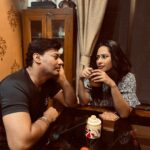 Priya Marathe Instagram - God said I could have a great husband or a great memory, I don’t remember what I chose 🤔 . . #priyamarathe #shantanumoghe #actors Mumbai, Maharashtra