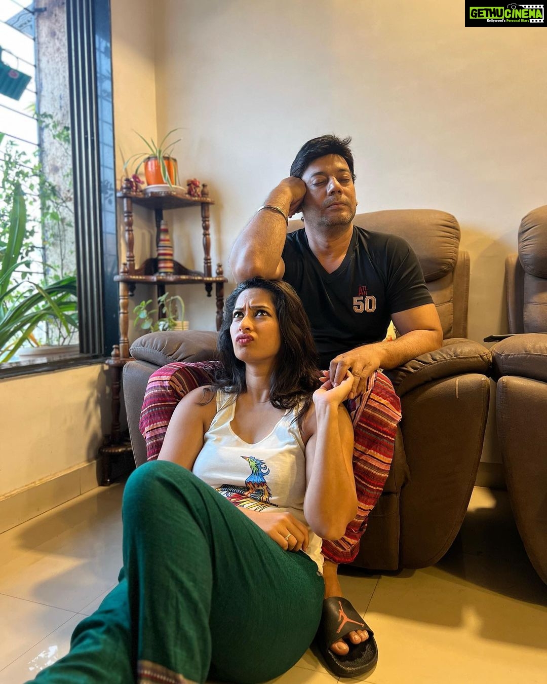 Priya Marathe Instagram - God said I could have a great husband or a great memory, I don’t remember what I chose 🤔 . . #priyamarathe #shantanumoghe #actors Mumbai, Maharashtra