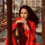 Priya Marathe Instagram - Stuck between city lights and stardust 💫 . . #priyamarathe #actress #construction #photoshoot #model #marathiactress Mumbai, Maharashtra