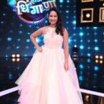 Priya Marathe Instagram - पहा आमची team, ' तुझेच मी गीत गात आहे '' team, .. 'आता होऊदे धिंगाणा' मधे आज आणि उद्या.. आम्ही टक्कर देणार काही कसलेल्या खेळाडूंना..