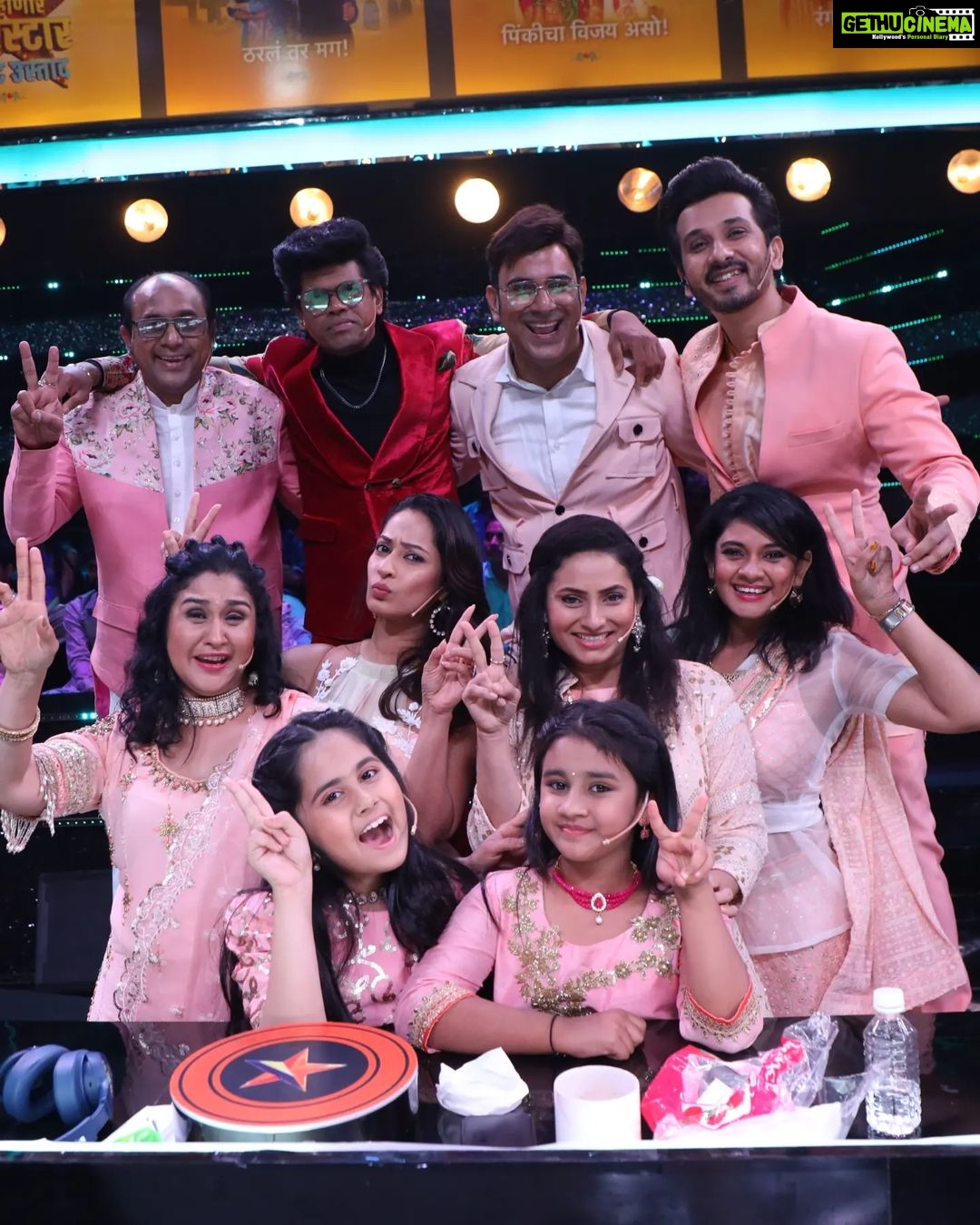 Priya Marathe Instagram - पहा आमची team, ' तुझेच मी गीत गात आहे '' team, .. 'आता होऊदे धिंगाणा' मधे आज आणि उद्या.. आम्ही टक्कर देणार काही कसलेल्या खेळाडूंना..
