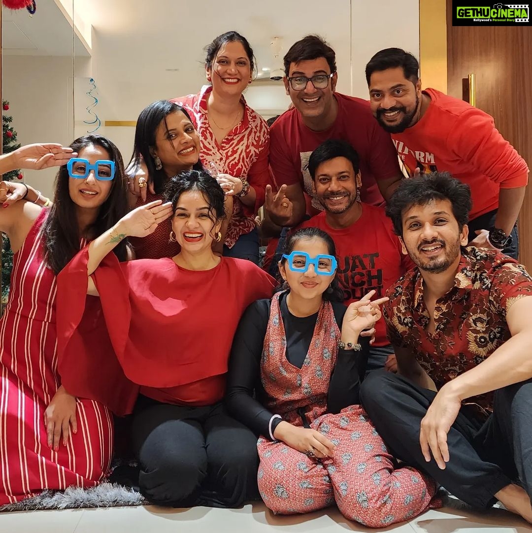 Priya Marathe Instagram - Trailer of 2023.. It's going to be exciting.. energetic.. enjoyable.. Starting the year on the right note.. @abhijeetkhandkekar @morpankh thank u fr hosting such a nice party.. #newyear #2023
