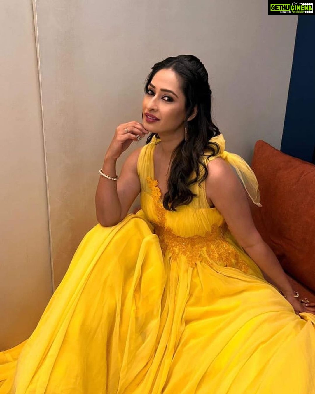 Priya Marathe Instagram - आता होऊ दे धिंगाणा, महाएपिसोड आज रात्री ९ वाजता✨। मोनिका आणि मल्हार येणार आहेत आपल्या आवडत्या कार्यक्रमात @star_pravah ❤️ Mumbai, Maharashtra