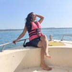 Priya Marathe Instagram - Happiness comes in waves 🌊 #beachviews Pc @shantanusmoghe