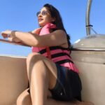 Priya Marathe Instagram - Happiness comes in waves 🌊 #beachviews Pc @shantanusmoghe