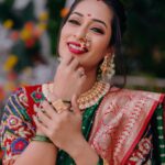 Priya Marathe Instagram - Just can’t get over this look ❤️ Makeup - @reshmafattepurkar_makeup Nath @nathshahi333 Assisted by @sonalijadhav_makeupartist @ashu___2604 @riya_chavan__0714 Outfit - @__shamiyanaa__ Jewellery- @jewel_up_by_siddhi Location - @kalasystudios Styling - @stylist.chaitalikulkarni Photography - @uday_lasurkar Reel by - @uday_lasurkar . . #priyamarathe #marathi #actress Mumbai, Maharashtra