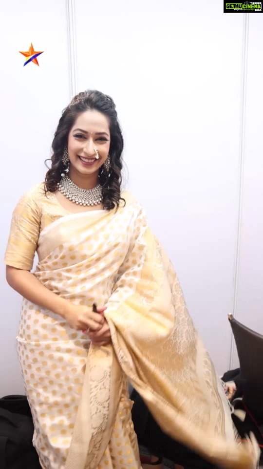 Priya Marathe Instagram - आपल्या माणसांचा आपला सोहळा... 'Star प्रवाह परिवार पुरस्कार २०२३' रविवार १९ मार्च संध्या. ७:०० वा. Star प्रवाहवर... #PravahParivaar2023 #परिवारपुरस्कार२०२३ #StarPravah