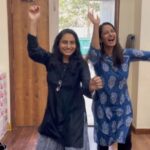 Priya Marathe Instagram - आपल्या माणसांच्या आपल्या सोहळ्यासाठी मोनिका आणि क्षमा तर खूप उत्सुक आहेत... तुम्हीही उत्सुक आहात ना..? आपल्या माणसांचा आपला सोहळा... 'Star प्रवाह परिवार पुरस्कार २०२३' रविवार १९ मार्च संध्या. ७:०० वा. Star प्रवाहवर... #PravahParivaar2023 #परिवारपुरस्कार२०२३ #StarPravah @priyamarathe @pallavivaidya_official
