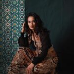 Priya Marathe Instagram - Fashion fades, style is eternal ✨⚡️ Makeup & Hair: @riyapanchal.makeupartist Saree @fusionstylingbymihira Styling by @pravara_makeupstudioandsalon Photographer @swapnaspictorialhub Assistant @mohitjadhav_077 . . #priyamarathe #tiger #fashion #marathiactress Mumbai, Maharashtra