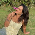 Priya Marathe Instagram - Drowning in wonderland 🦄✨ Outfit by @vastr_bykajal . . #priyamarathe #flowers #park #kurta #marathiactress Mumbai, Maharashtra