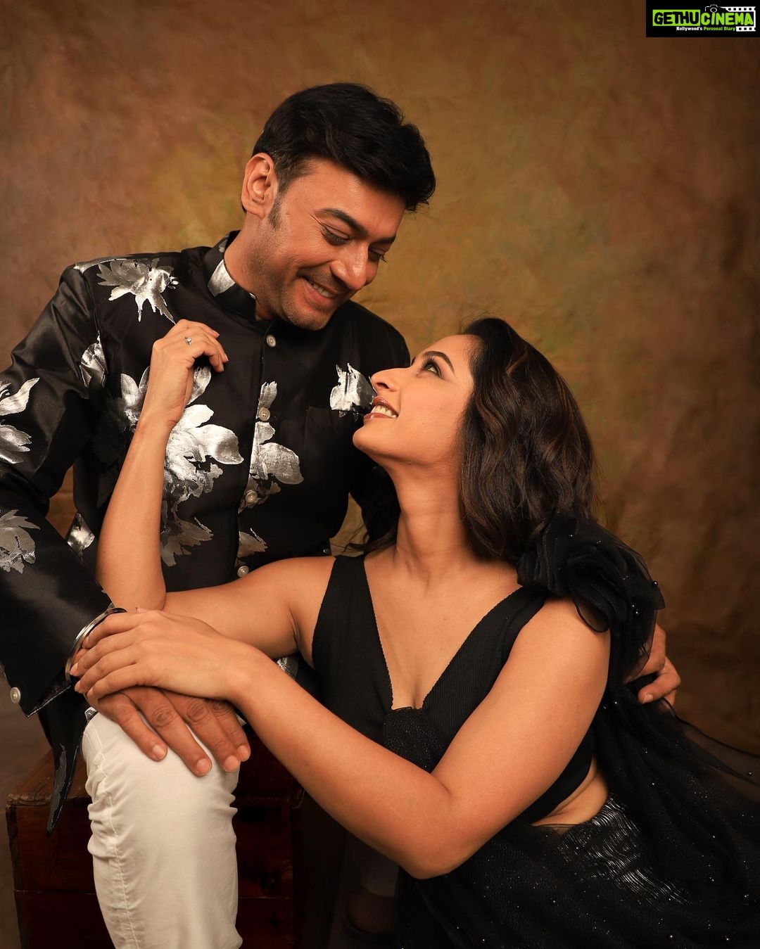 Priya Marathe Instagram - तुम्हाला सगळ्यांना मकरसंक्रांतीच्या हार्दिक शुभेच्छा । ❤️ तिळगुळ घ्या गोडगोड बोला। Hair n Makeup: @riyapanchal.makeupartist Photo and editing: @swapnaspictorialhub Outfit: @heenadesignerstudio.fabrics . . #priyamarathe #sankranti #marathiactress #actors Mumbai, Maharashtra