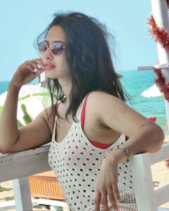 Priya Marathe Instagram - Seaz the day! 🌊
#beachviews #vacay #beachbum 
Pc @shantanusmoghe