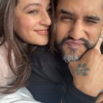 Priyal Gor Instagram - Kuch kahaniyaan adhuri hoti hai taki waqt use pura kar sake :) #KaisiTeriBaatein @suyyashrai @tips @jayparikh1212