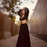Priyal Gor Instagram – Badan pe sitaare lapate hue 💫

@portraitshelter 
@kanika_rana_fine_jewellery x @mehandi7_