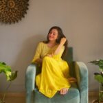 Priyal Gor Instagram - The power of inner glow 🌼✨ @dhaageavadh @portraitshelter