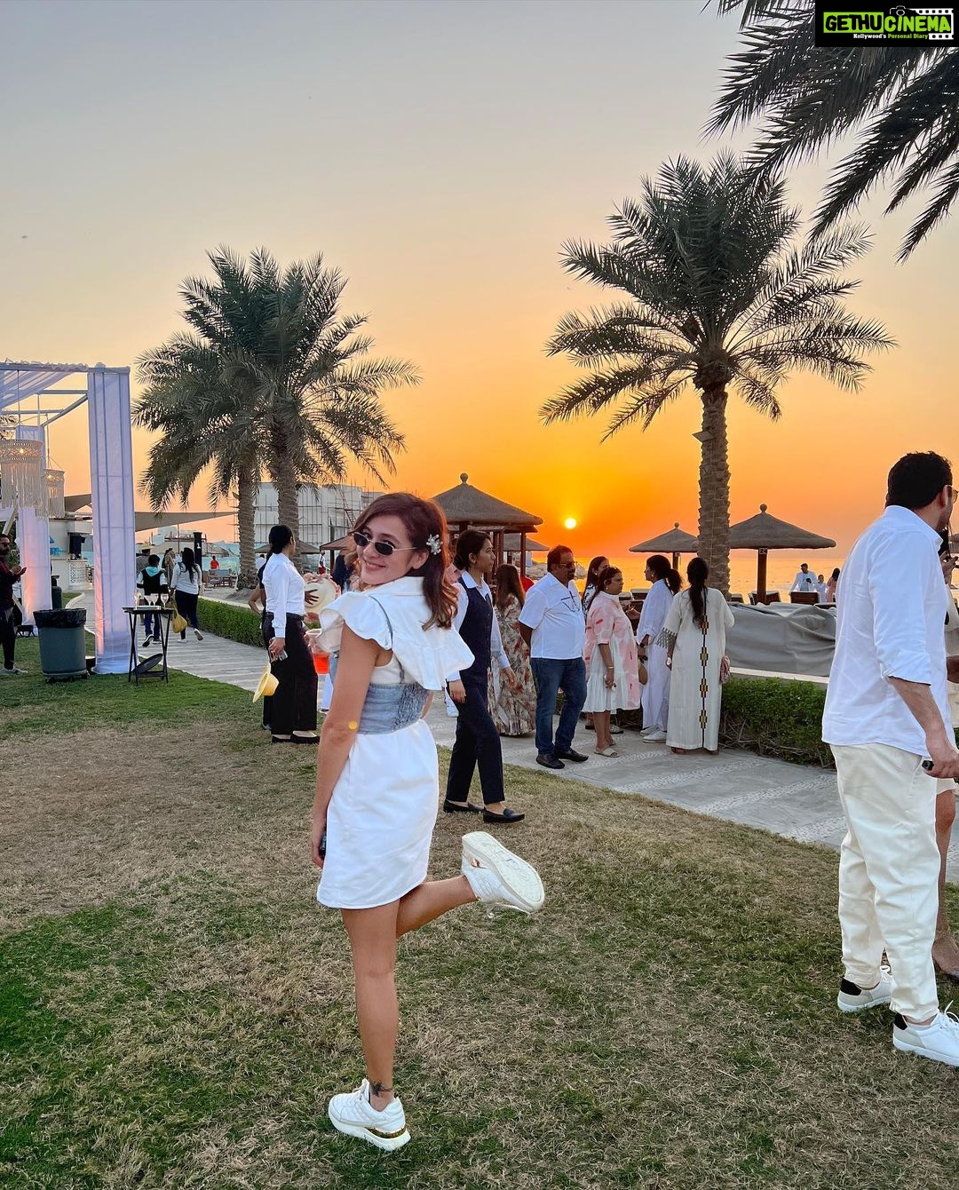 Priyal Gor Instagram - Is it the sunset or me?