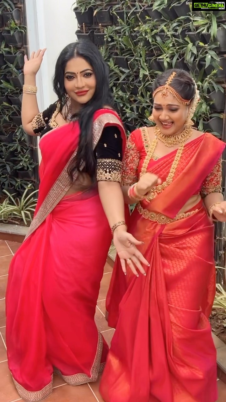 Priyanka Nalkari Instagram - Strong women don’t have attitudes, they have standards & boundaries ❤️ #reels #reelsinstagram #reelsvideo #reelitfeelit #reelsindia #reelkarofeelkaro #reelsviral #reelslovers redsaree #lovesarees #designersarees #bridalsaree #jewelry @nalkarpriyanka @madz_makeover @suganyababu