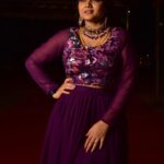 Priyanka Nalkari Instagram - #zeetamilgoldemmomentsawards Costume @zeetamizh Mua @makeoverbyjo Hairstyle @gayathrimunuswamy Photographer @sanjay_bendy46 @sathya_clickz