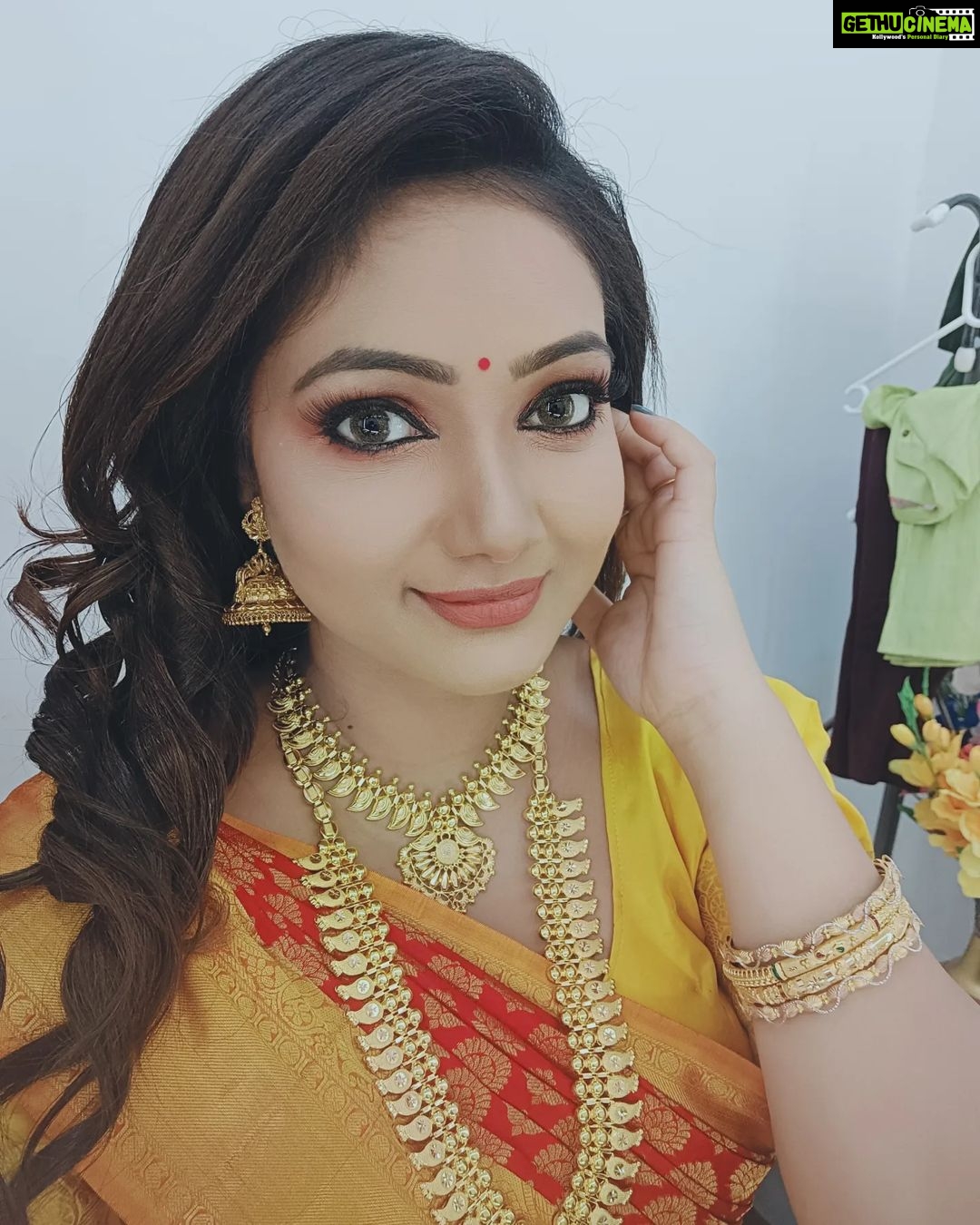 Priyanka Nalkari Instagram - 😁🌹 Mua @makeup.in_muah