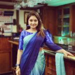 Priyanka Nalkari Instagram - #sareelover #roja #actresslife #nalkarpriyanka #priyankanalkari #anchor #dance #partytime #instagram #instadaily PC : @aabidbhushan nice click thankyou bro😜