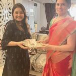 Priyanka Nalkari Instagram - #thankyouforinvitingme #lunch #tastyfood #chennai #myhome #sweetpplaround #pongal #festivevibes #roja #priyankanalkari #anithaakka❤️