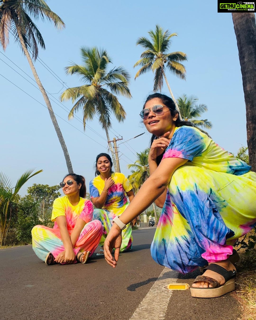 Priyanka Nalkari Instagram - #colourcolourcolourlovers #coconuttreeroadgoa #colours #girlspower #friendship #m