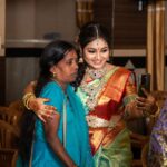 Priyanka Nalkari Instagram - #memorablemoments #assistantlikesister #weddingmoments #roja #prabha #fanslove