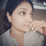 Priyanka Nalkari Instagram - #Trying to show my new gold ear rings n gel nailpolish😎