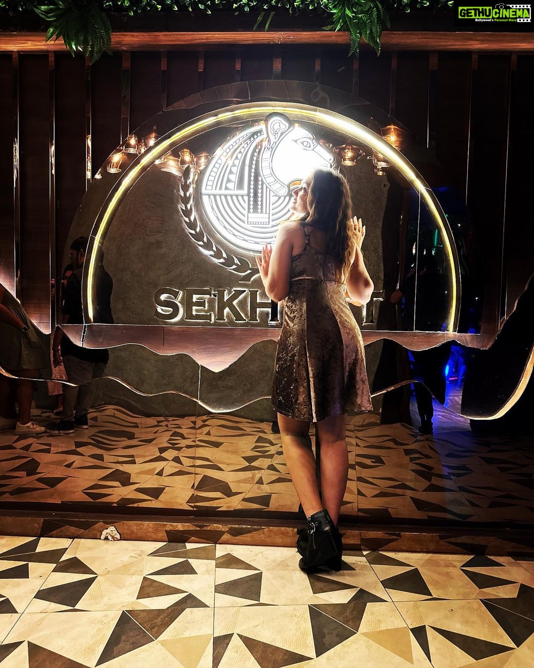 Priyanka Nalkari Instagram - #sekhmet #chennai #friends #partymood #frocklover #holiday #peace #dance #actress #tamil #telugu #nalkarpriyanka #priyanka #seetha #roja #suntv #zeetamil #instagood #instagram #instalike #instadaily #goodnight