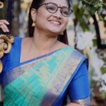 Priyanka Nalkari Instagram - 🤓🥰🥰 சீதா ராமன் | இன்று முதல் | திங்கள் - சனி இரவு 7:30 மணிக்கு இது நம்ம டைம்... இனி அழகான டைம்... #SeethaRaman #IthuNammaTime #IniAzhaganaTime #newserial #Zeetamil #ZeeOnTheGoReels #LiveReel @nalkarpriyanka