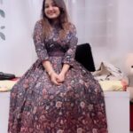 Priyanka Nalkari Instagram - #happychocolateday #chocolates #happiness #love #happyday #gift #feelingspecial #frock #nalkarpriyanka #seetha #roja #priyanka