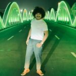 Pugazh Instagram - கடலில் கல் எறிவதால் கடலுக்கு வலிப்பதில்லை கல் தான் காணாமல் போகிறது. விமர்சனங்கள் கல்லாக இருக்கட்டும் நாம் கடலாக இருப்போம்.