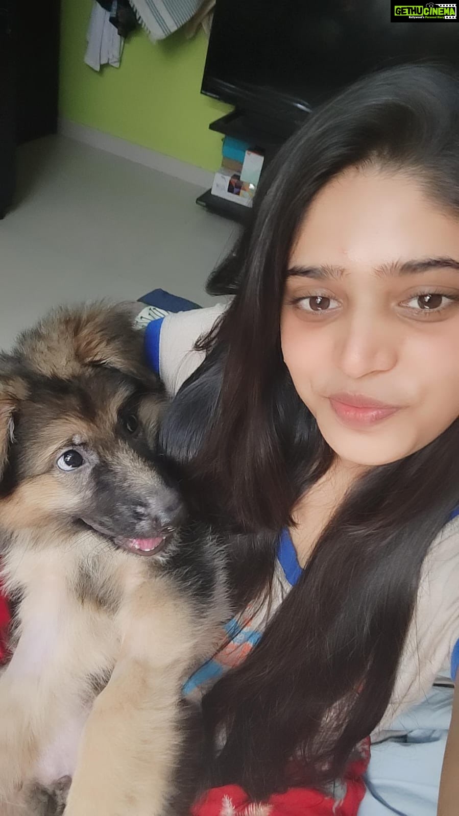 Pugazh Instagram - Purushankarana vittutu ammavum magalum v2la attam podringala vanthu iruku 2perukum ☹️ miss u 2❤️ @bensipugazh