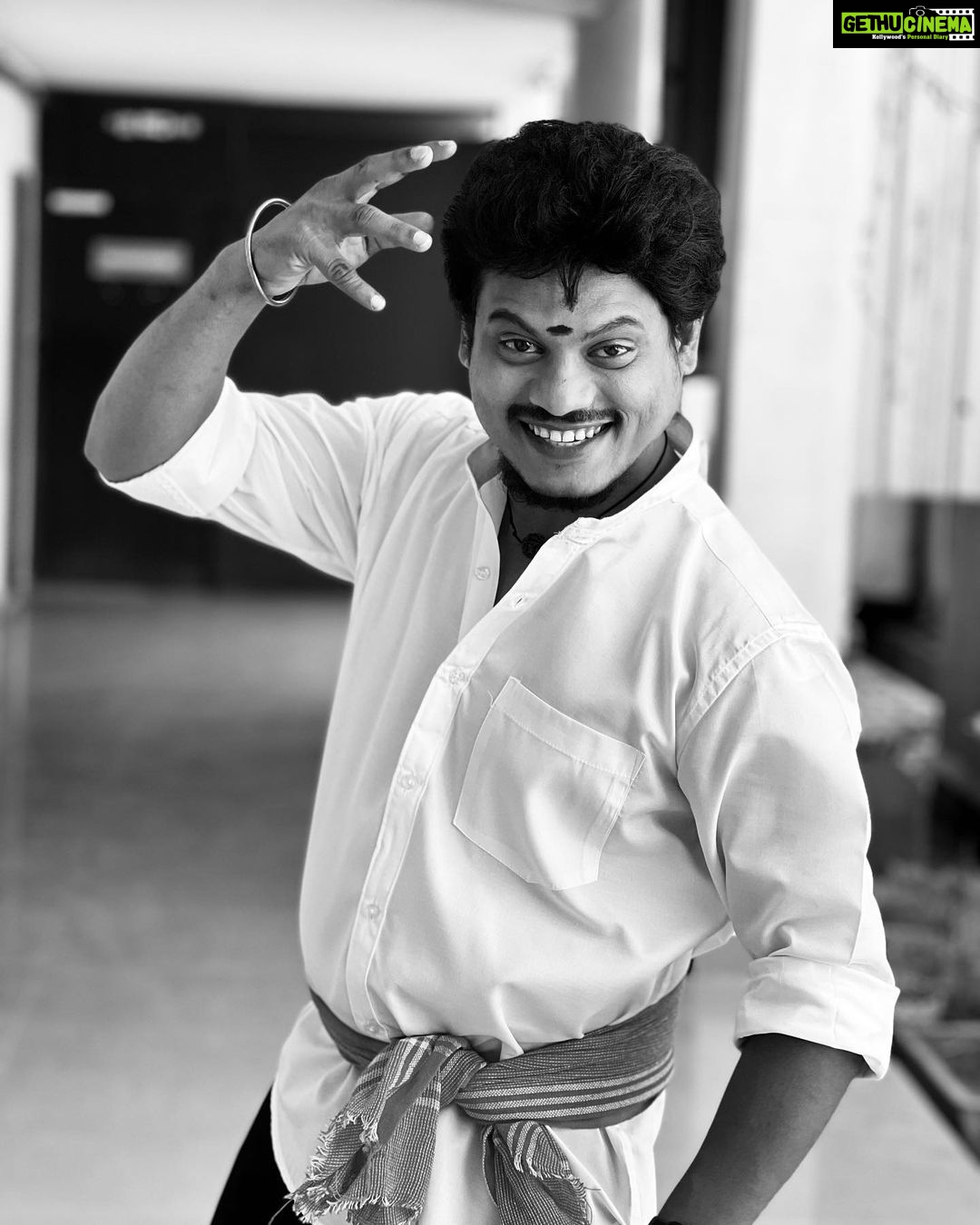 Pugazh Instagram - பிறருக்கு கொடுத்து வாழும் நெஞ்சம் உன்னிடம் இருந்தால்... பிறரை கெடுத்துவாழும் எண்ணம் உன்னிடம் இருக்காது.. #cwc #thalaivar #superstar #final @mediamasons