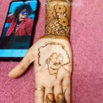 Pugazh Instagram - @rajis_mehandi beautiful freehand portrait mehandi 💖🥰 Bridal bookings call or WhatsApp 8754515427 🥰💖 #mehndi #portrait #freehandportrait #bridalmehndi #bridalmehndidesigns #bridalmehndiartist #chennaimehndiartist #vijaytelevision #vijaytvpugazh #pugazh #vijaytv #mehandiartist #mehndiartist #chennaimehndiartist #bridalmehndiartist