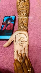 Pugazh Instagram - @rajis_mehandi beautiful freehand portrait mehandi 💖🥰

Bridal bookings call or WhatsApp 8754515427 🥰💖

#mehndi #portrait #freehandportrait #bridalmehndi #bridalmehndidesigns #bridalmehndiartist #chennaimehndiartist #vijaytelevision #vijaytvpugazh #pugazh #vijaytv #mehandiartist #mehndiartist #chennaimehndiartist #bridalmehndiartist