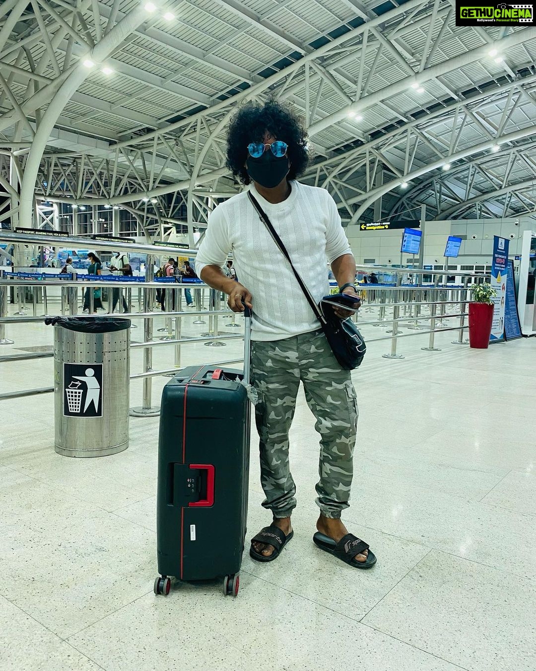 Pugazh Instagram - Singapore ✈️ Miss u mama @vadivelbalajiactor