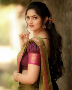 Radhika Preeti Instagram - Alone by herself,
 she built an empire by herself...🤎❤️
 

Costumes - @ivalinmabia❤️
Photography - @camerasenthil❤️
Makeup - @jiyamakeupartistry❤️
Hair - @mani_stylist_❤️
Shoot organised by @rrajeshananda❤️❤️

#radhikapreethi #radhi #rp #confidence #halfsaree