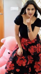 Radhika Preeti Instagram - ❤️🖤

#radhikapreethi #radhi #rp #reelitfeelit #blacklove #dancebeat #instagood #instareels