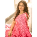 Radhika Preeti Instagram - I love yu all❤️❤️ Costumes - @ivalinmabia ❤️ Photography - @camerasenthil❤️ Makeup - @jiyamakeupartistry❤️ Hair - @mani_stylist_❤️ Shoot organised by @rrajeshananda❤️❤️ #radhikapreethi #radhi #rp #sareelove #photoshoot Chennai, India