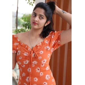 Radhika Preeti Instagram - The less you respond to negative people, the more peaceful your life will become...❤️😉

📸 @preethi.geetha🌍😘❤️

#radhikapreethi #rp #radhi #selflove #
