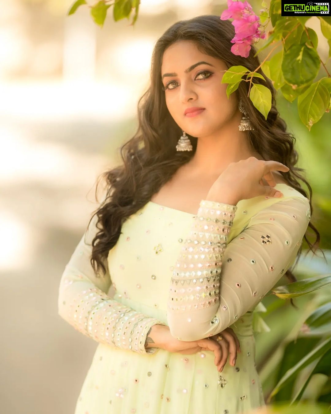 Radhika Preeti Instagram - ππ Costumes - @ivalinmabia Photography - @camerasenthil Makeup - @jiyamakeupartistry Hair - @mani_stylist_ Shoot organised by @rrajeshananda #radhikapreethi #radhi #rp Chennai, India