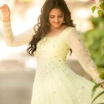 Radhika Preeti Instagram - Live Beautifully, & Dream Passionately ✨️❤️ Costumes - @ivalinmabia Photography - @camerasenthil Makeup - @jiyamakeupartistry Hair - @mani_stylist_ Shoot organised by @rrajeshananda #radhikapreethi #radhi #rp #shootlove Chennai, India