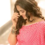 Radhika Preeti Instagram - 💗💗💗 Costumes - @ivalinmabia❤️ Photography - @camerasenthil❤️ Makeup - @jiyamakeupartistry❤️ Hair - @mani_stylist_❤️ Shoot organised by @rrajeshananda❤️ Chennai, India