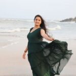 Radhika Preeti Instagram – Let the sea set yu free..🌊💙✨️

#radhikapreethi #radhi #rp #beach #love #instagood #selflove Pondicherry