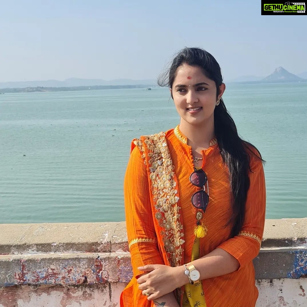 Radhika Preeti - 28.2K Likes - ❤️🔥❤️🔥
#selflove #radhi #radhikapreethi #rp #templevisit #krishnagiri #tamilnadu