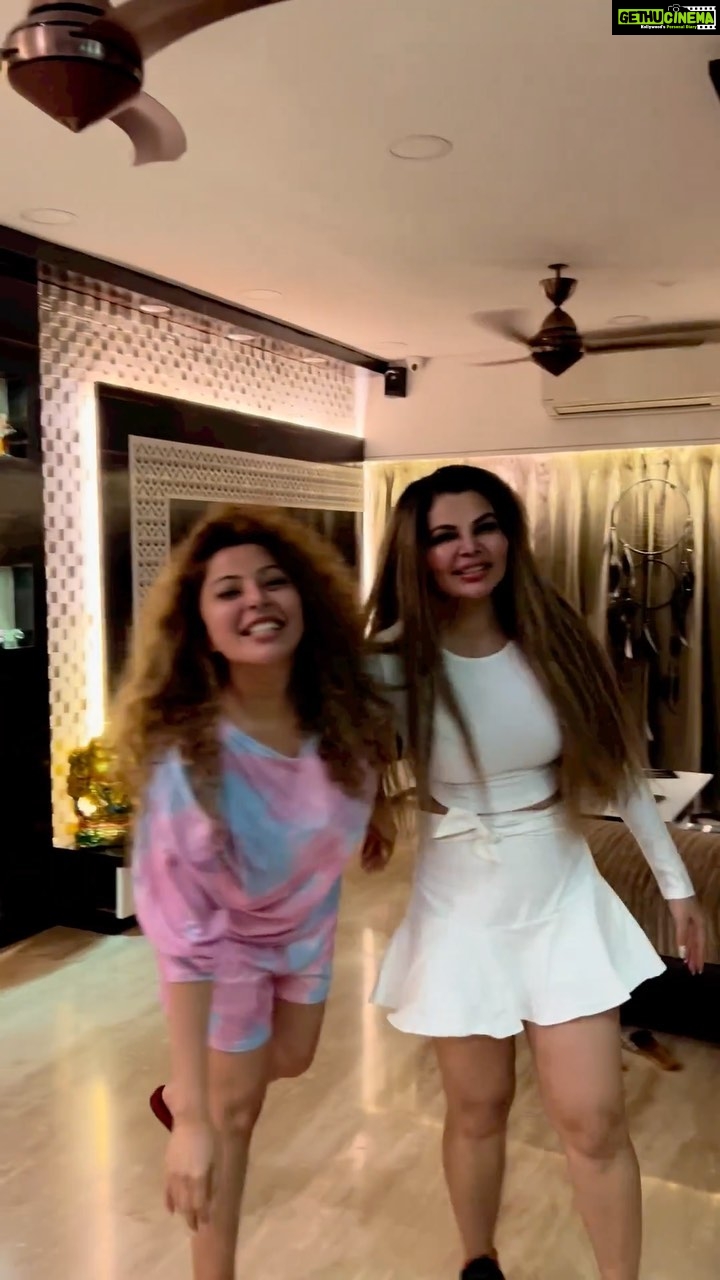 Rakhi Sawant Instagram - A knock on my door, and my best friend is standing there and says “It’s been so long since I saw you. I thought of giving you a surprise visit” And we share a big, warm hug.❤️❤️👭 @rakhisawant2511 #bff #instagood #instadaily #instagram #reelitfeelit #academy #fun #nike #comedy #funnyvideos #trending #explorepage #rajshreemore #nailartstudio #lokhndwala Mumbai - मुंबई