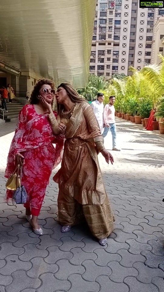 Rakhi Sawant Instagram - @rakhisawant2511 rajshree_more_official #dosti #pyar #kisikabhaikisikijaan #eidmubarak